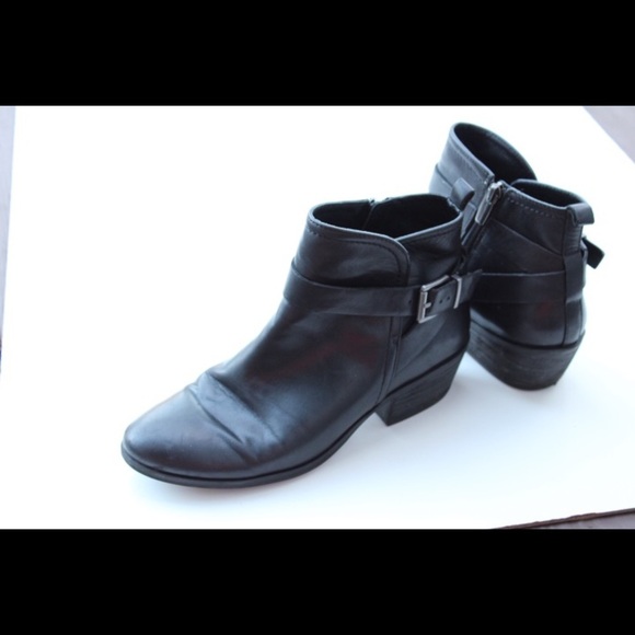 Vince Camuto ankle boots - Picture 5 of 12